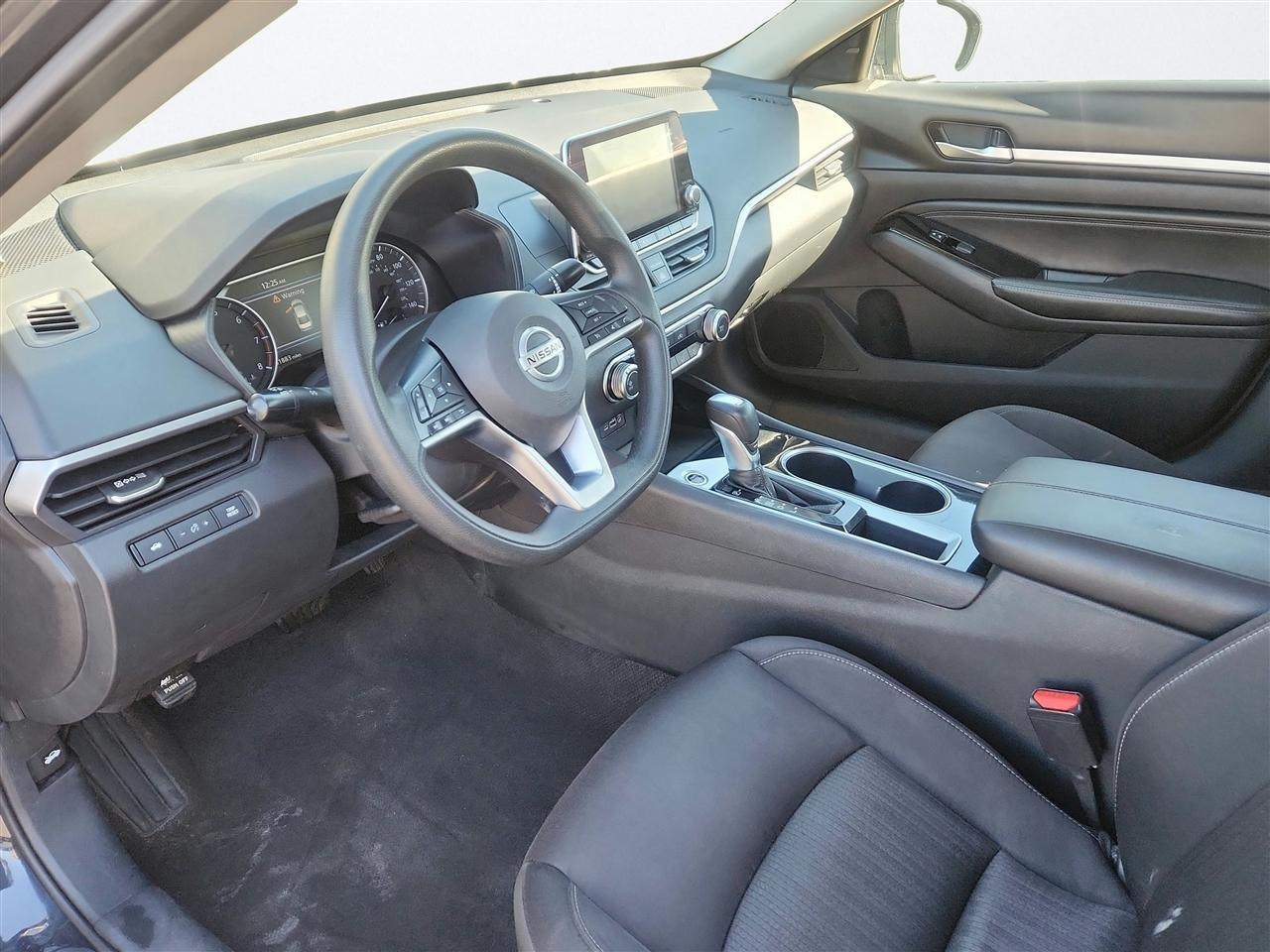 Nissan Altima photo 9