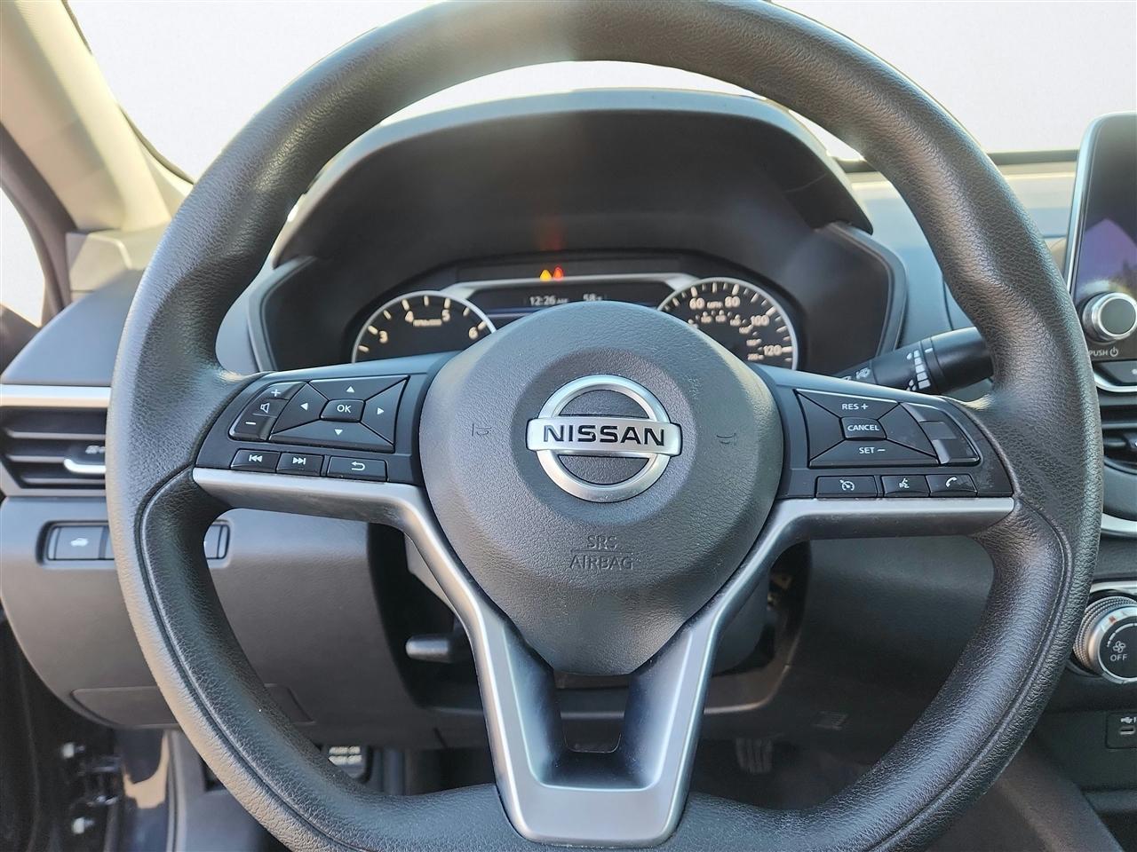Nissan Altima photo 11