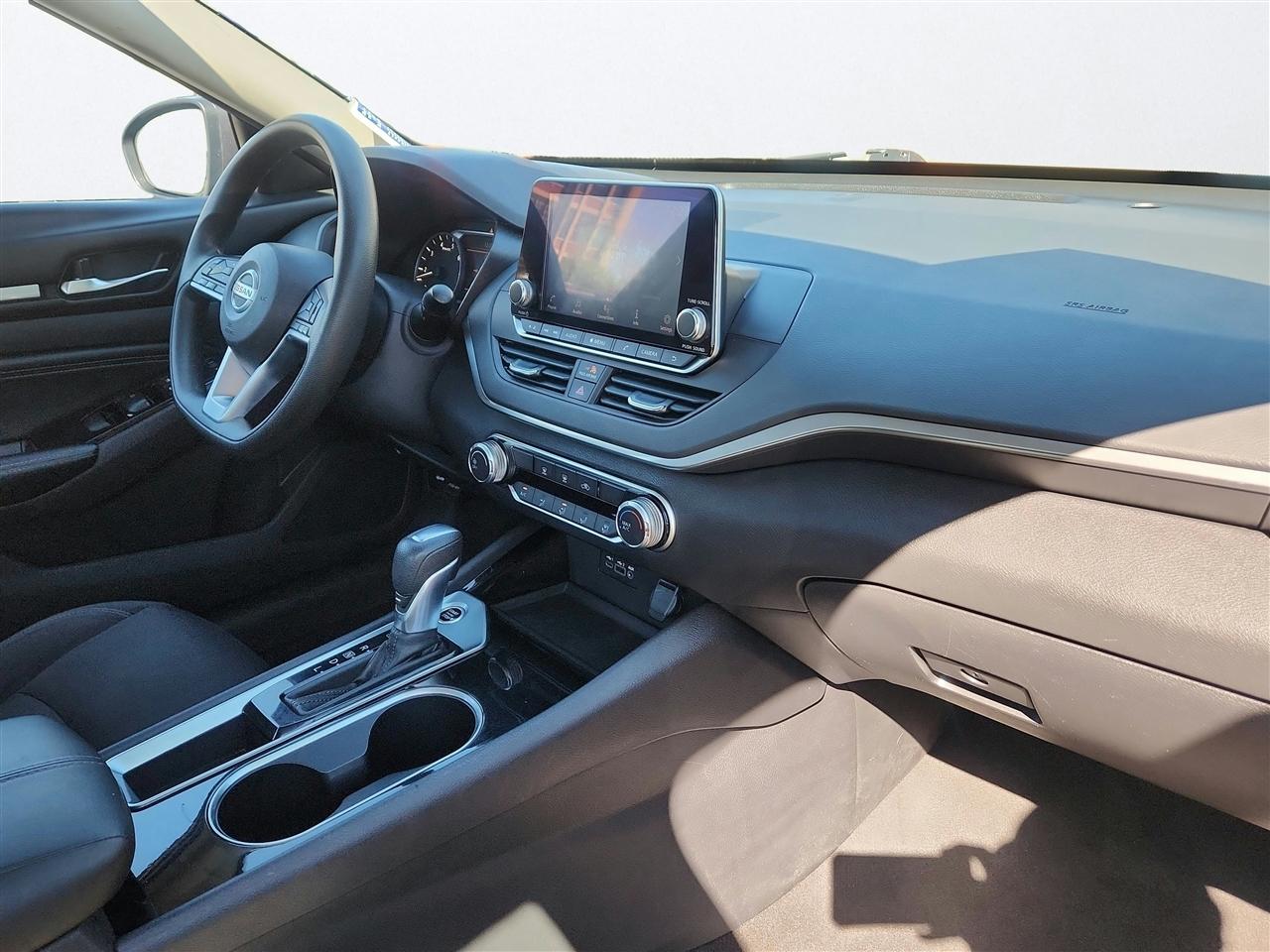 Nissan Altima photo 18