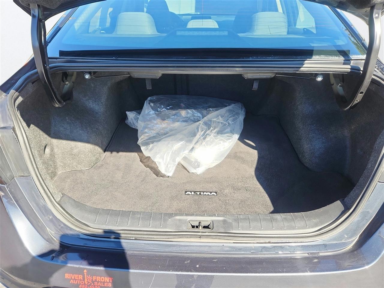 Nissan Altima photo 22