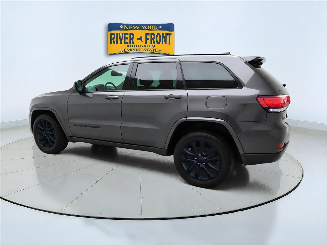 Jeep Grand Cherokee photo 6