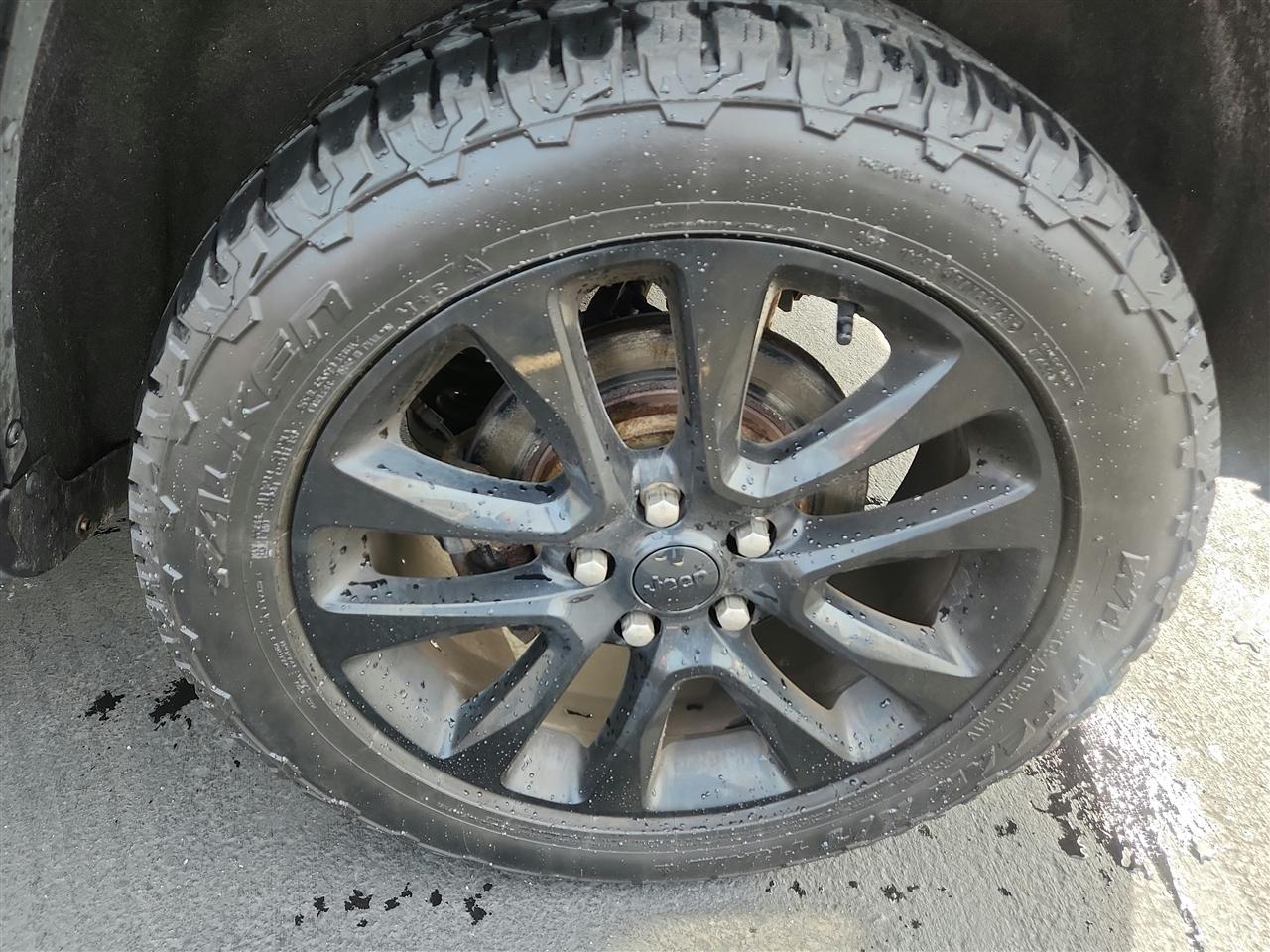 Jeep Grand Cherokee photo 11
