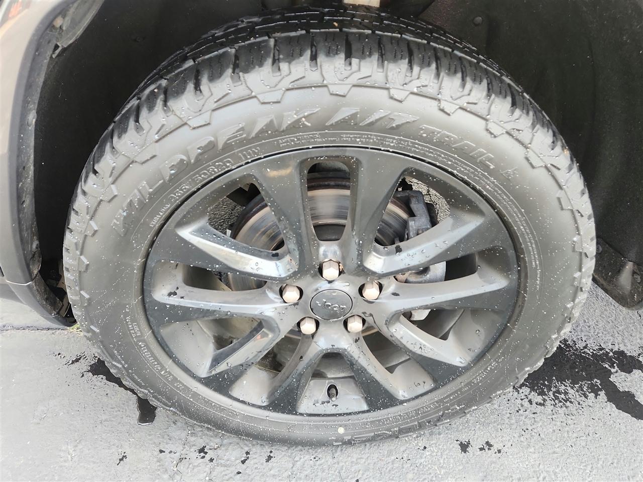 Jeep Grand Cherokee photo 12