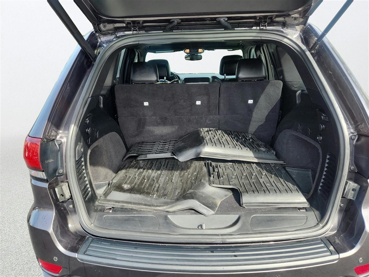 Jeep Grand Cherokee photo 13
