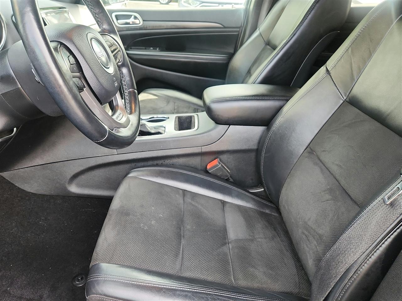 Jeep Grand Cherokee photo 15