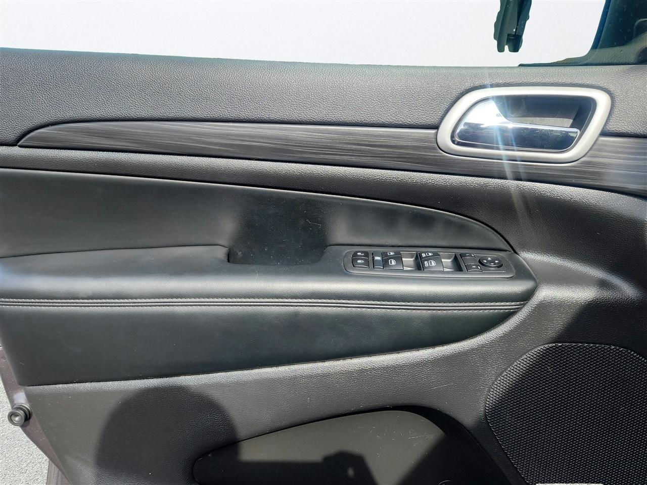 Jeep Grand Cherokee photo 23