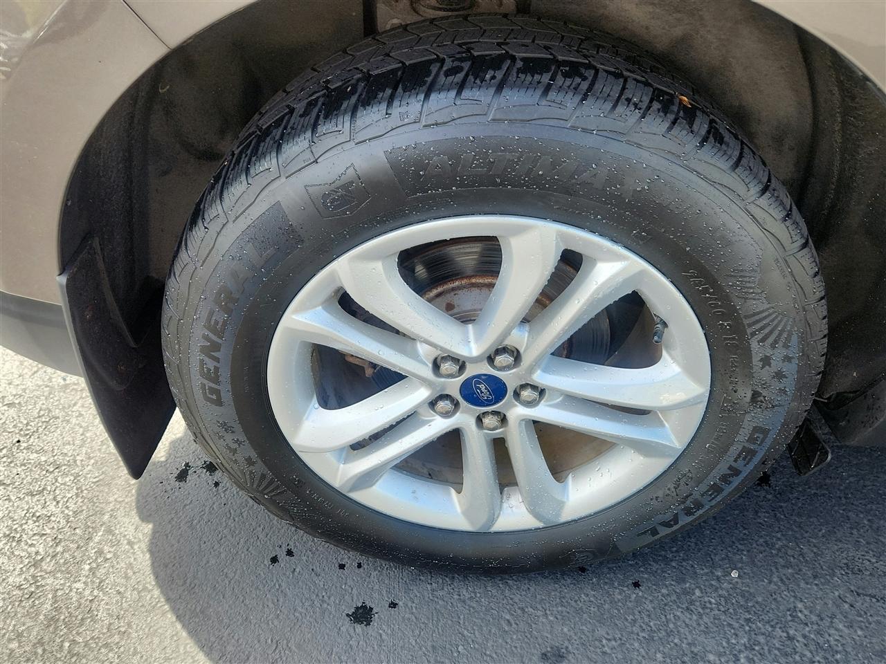 Ford Edge photo 10