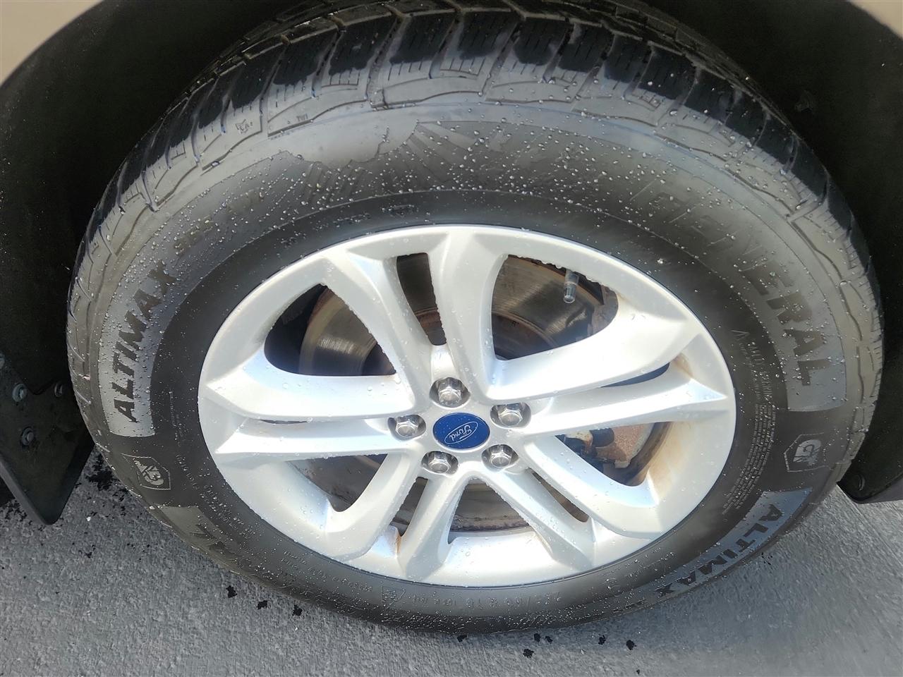 Ford Edge photo 11