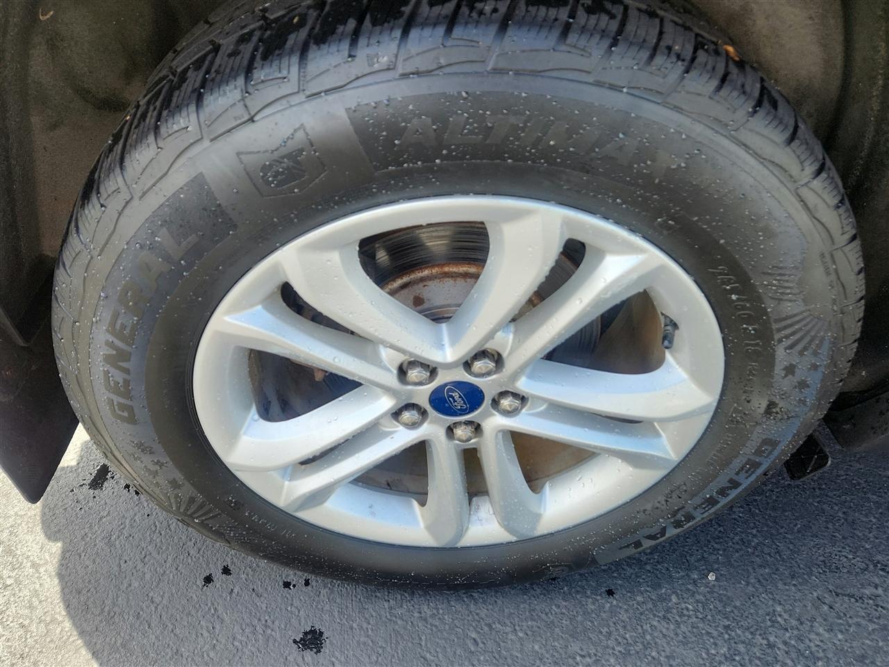 Ford Edge photo 12