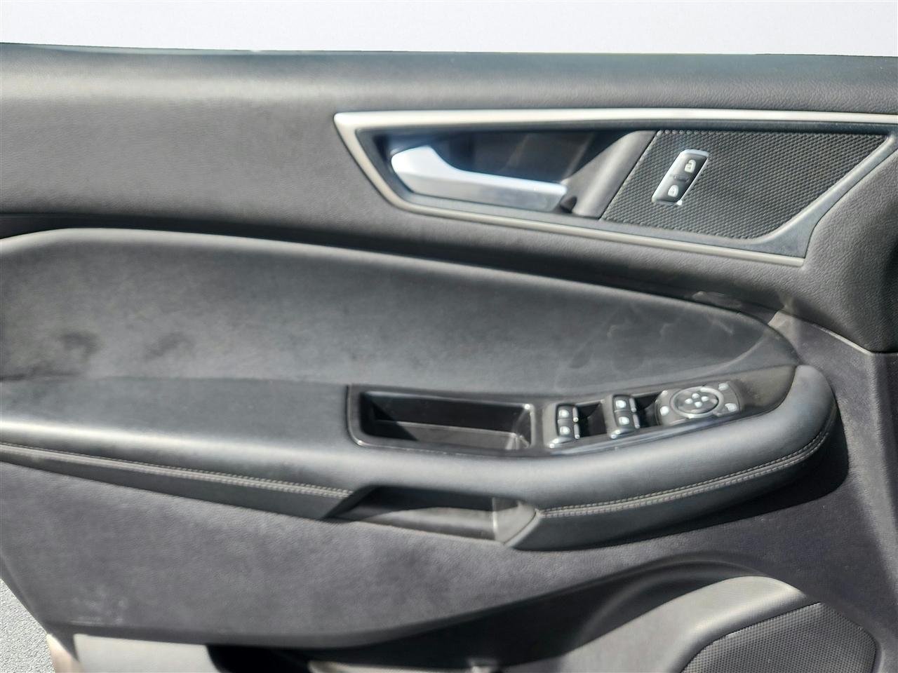 Ford Edge photo 23
