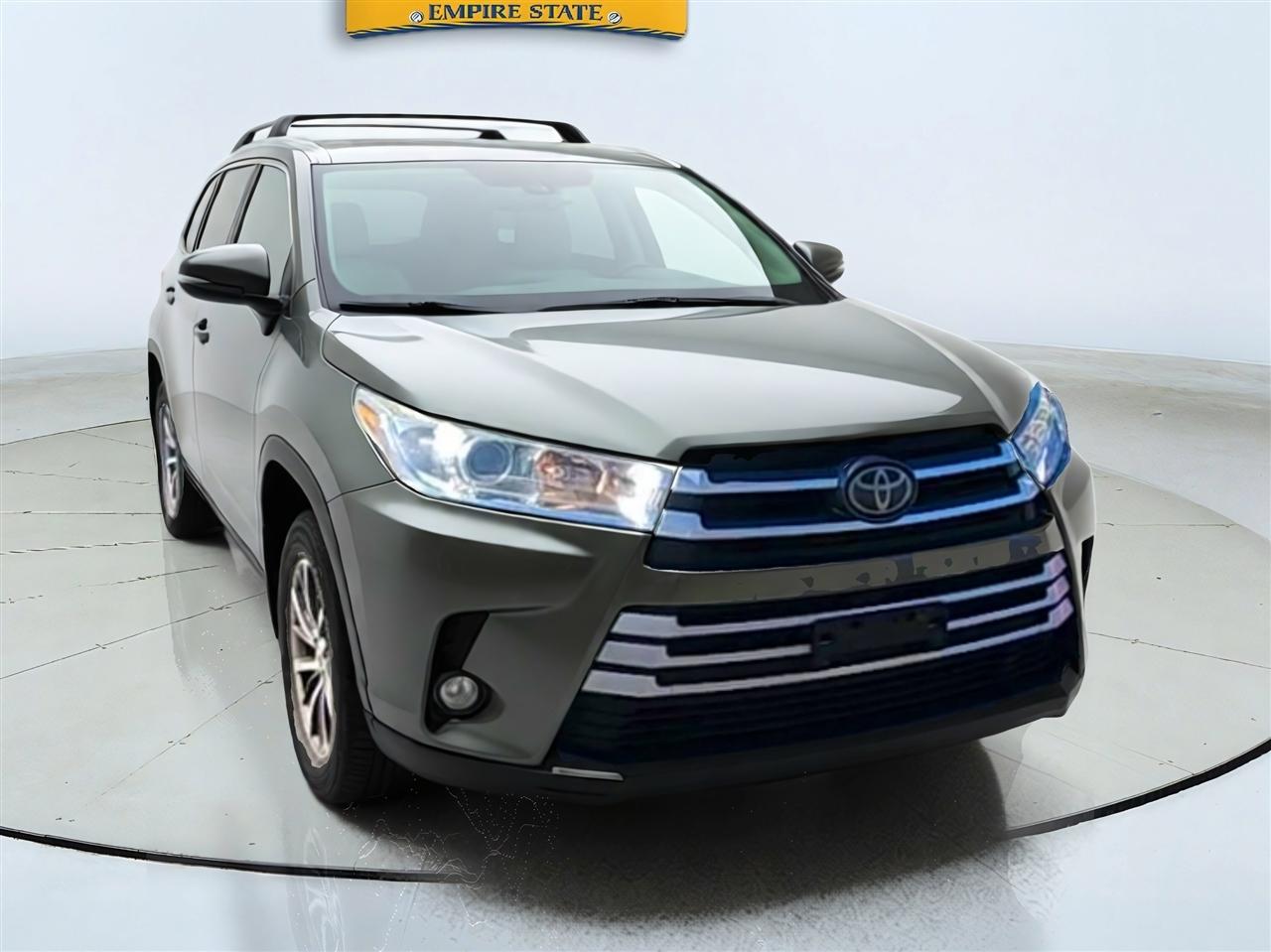 Toyota Highlander photo 2