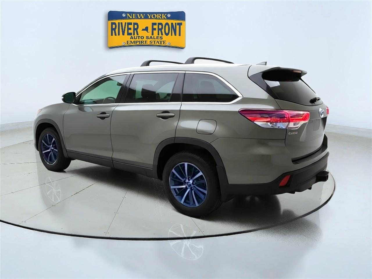 Toyota Highlander photo 6