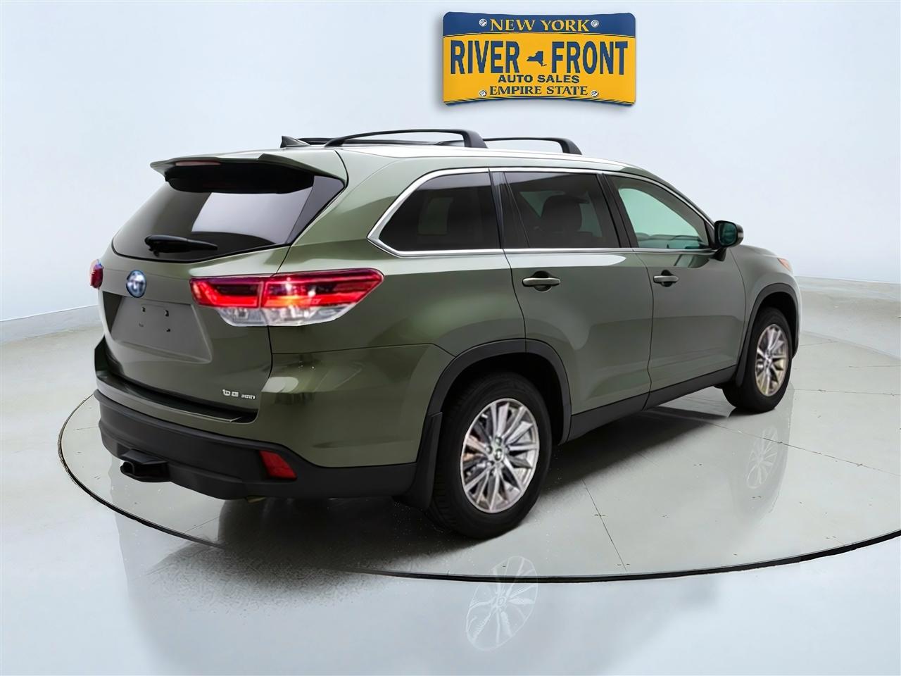 Toyota Highlander photo 8