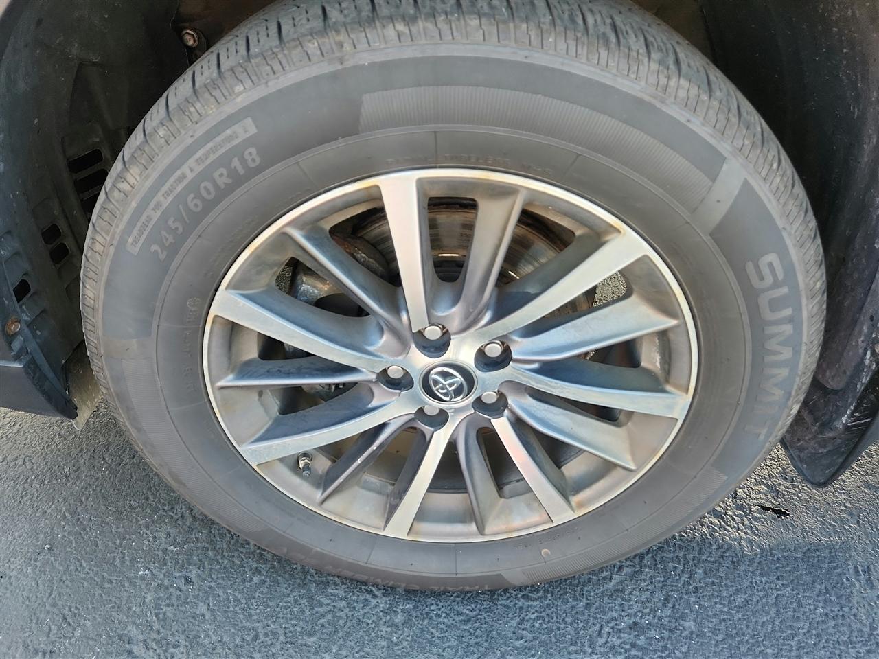 Toyota Highlander photo 9