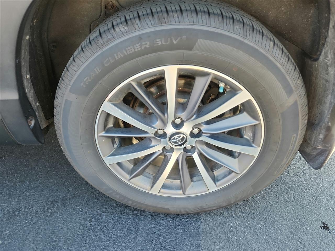 Toyota Highlander photo 10