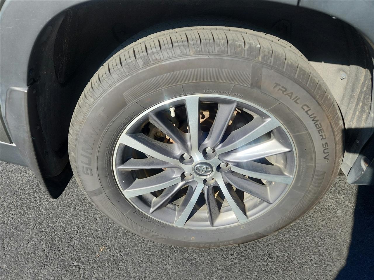 Toyota Highlander photo 11