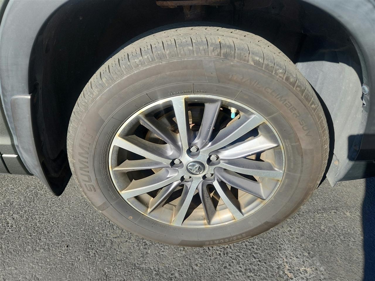 Toyota Highlander photo 12