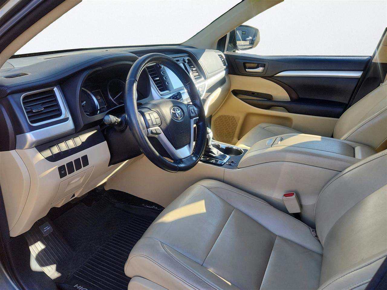 Toyota Highlander photo 13