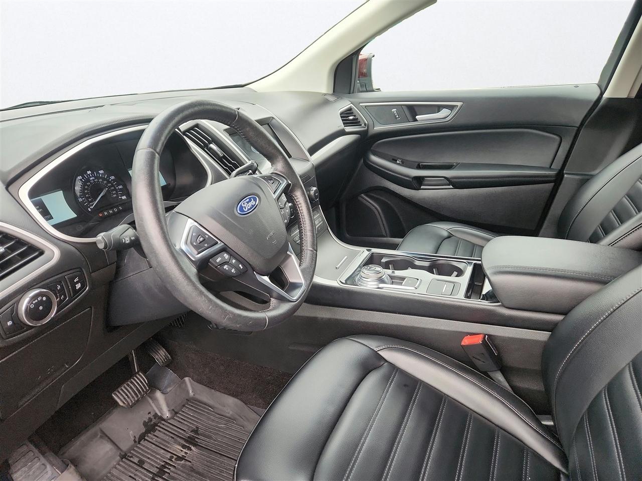 Ford Edge photo 14