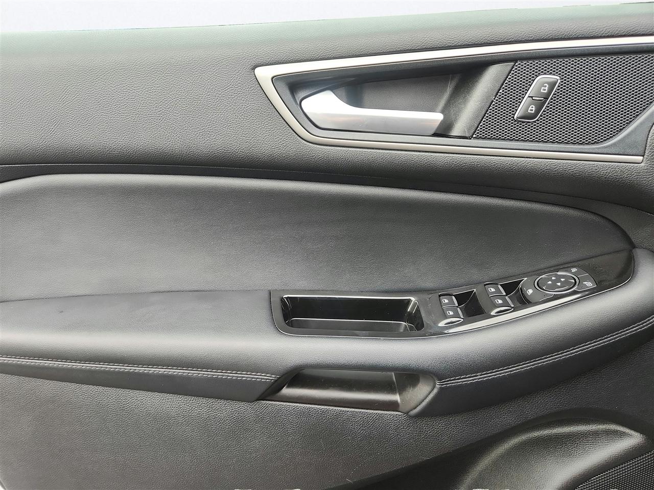 Ford Edge photo 23