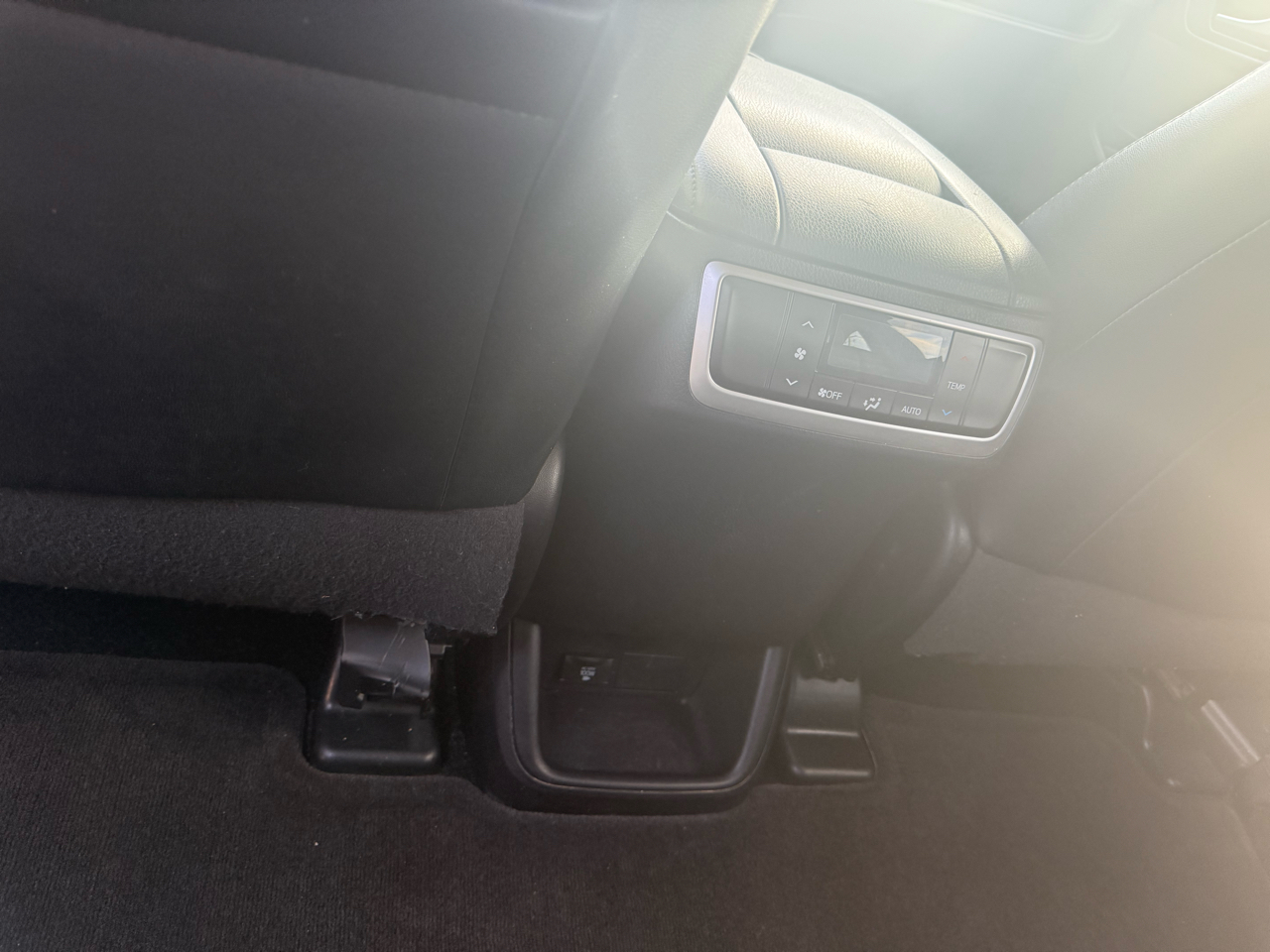 Toyota Highlander XLE FWD V6 2015