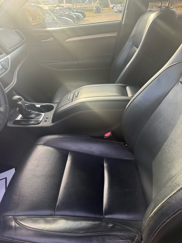 Toyota Highlander XLE FWD V6 2015