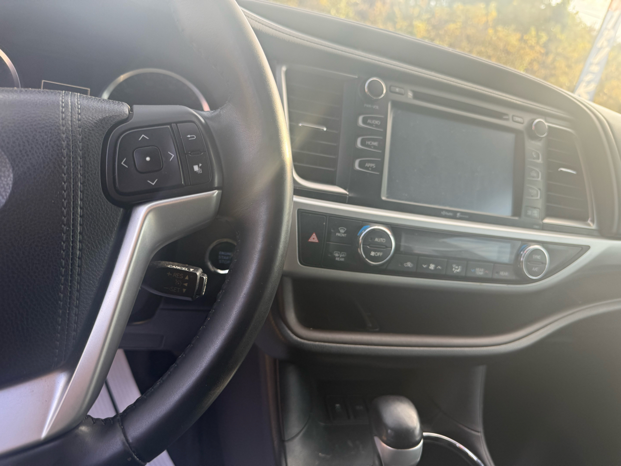 Toyota Highlander XLE FWD V6 2015