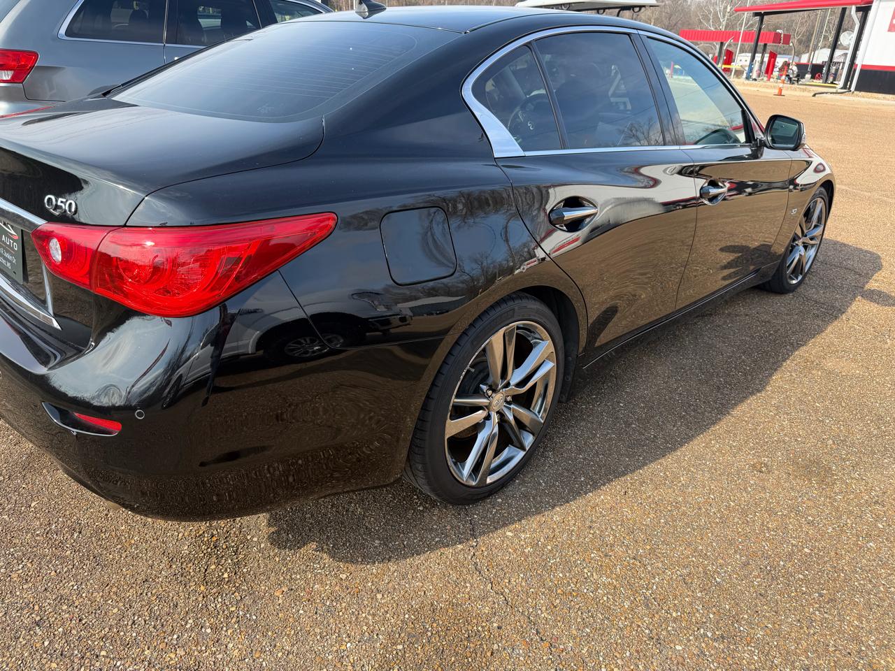 Infiniti Q50 Base 2015