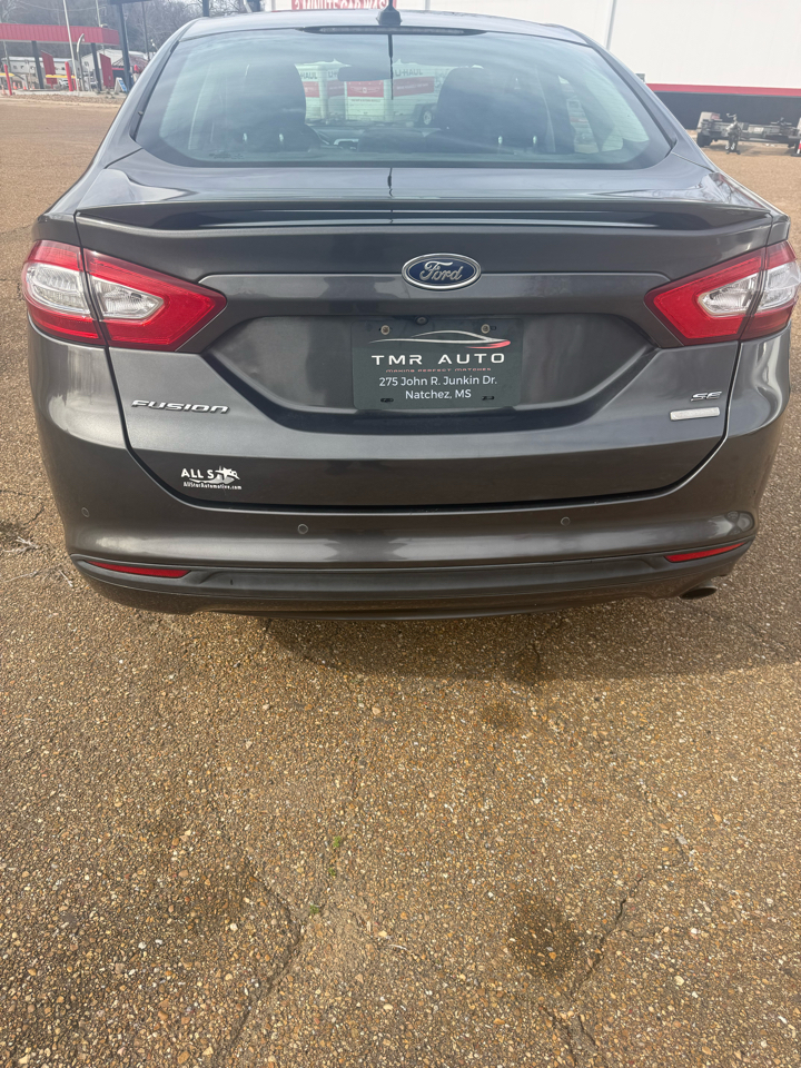 Ford Fusion SE 2016