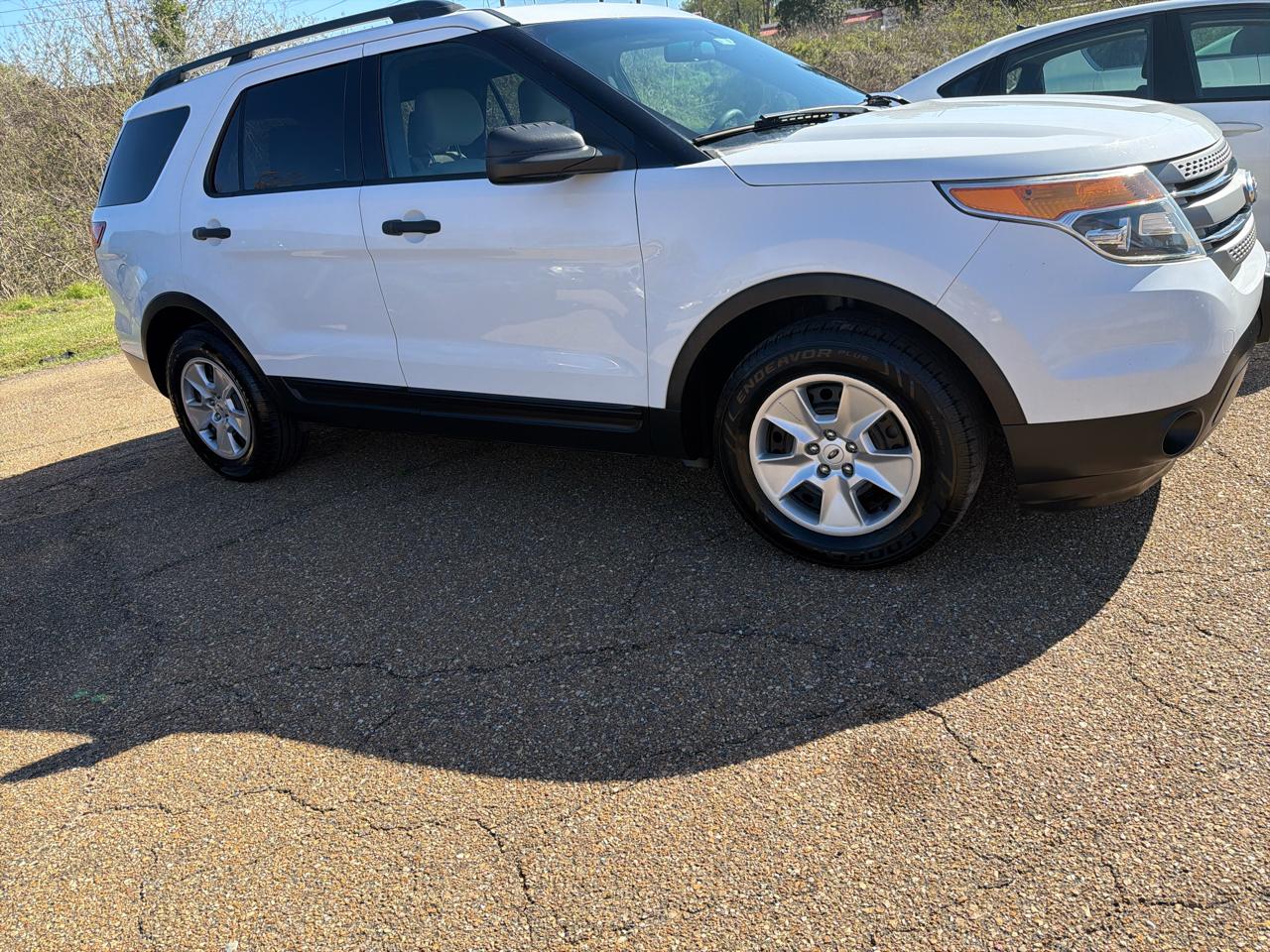 Ford Explorer Base FWD 2014