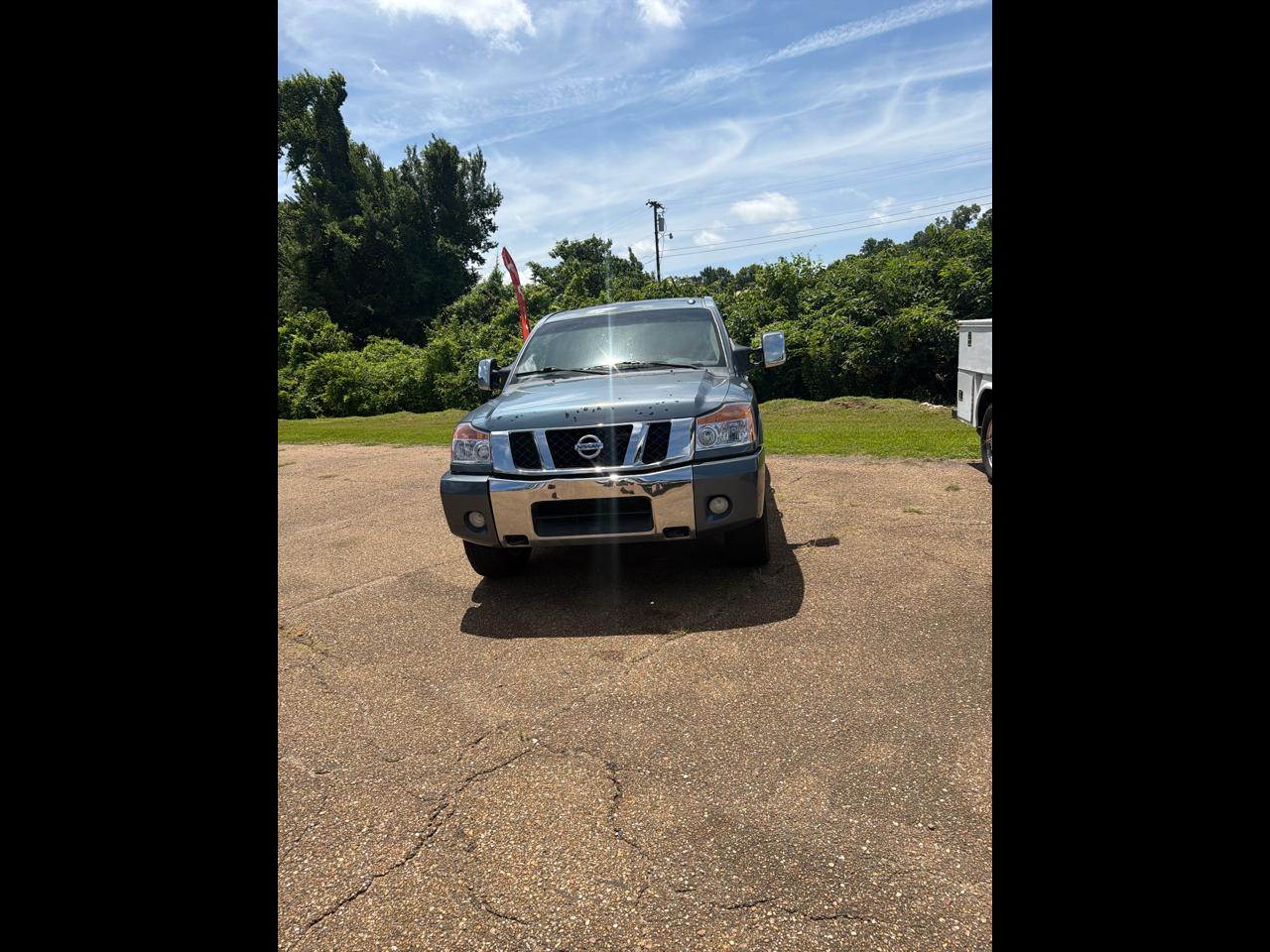 Nissan Titan SV Crew Cab 4WD 2012