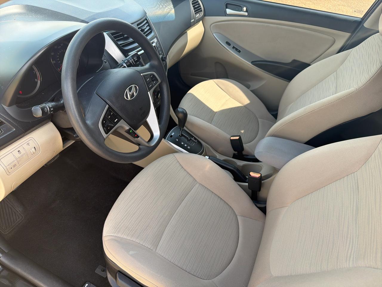 Hyundai Accent SE 4-Door 6A 2016