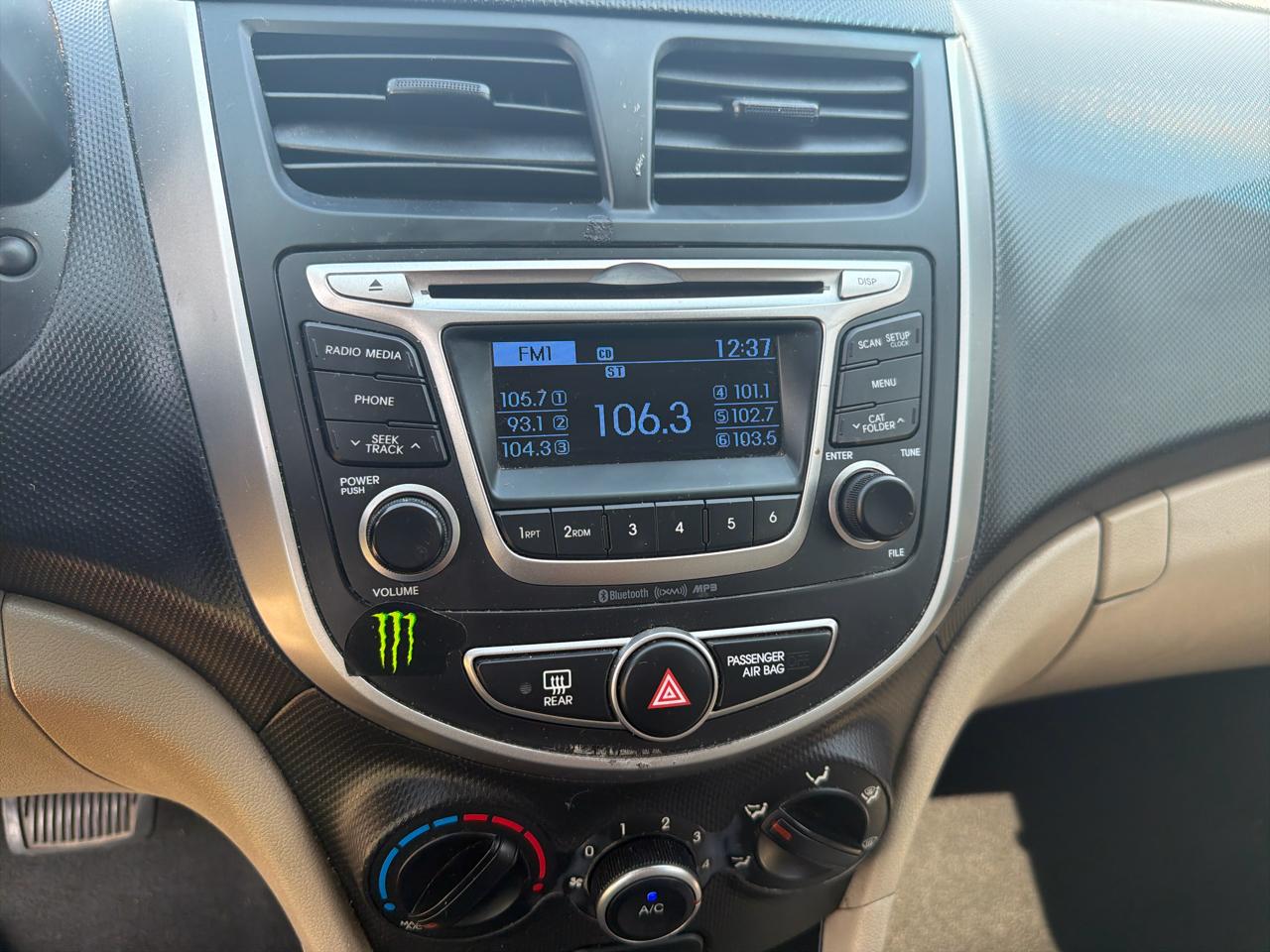 Hyundai Accent SE 4-Door 6A 2016