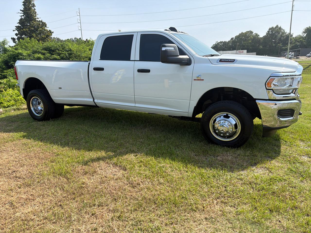 RAM 3500 Tradesman Crew Cab 4WD DRW 2023