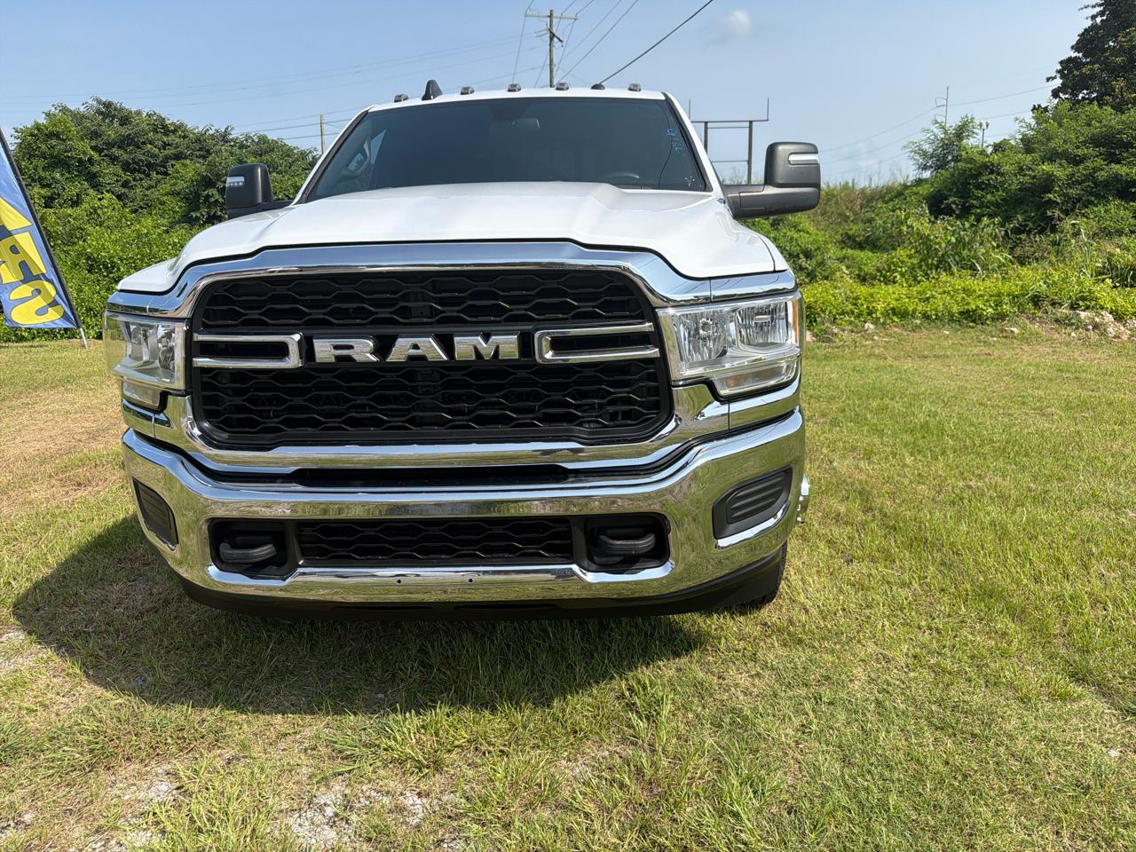 RAM 3500 Tradesman Crew Cab 4WD DRW 2023