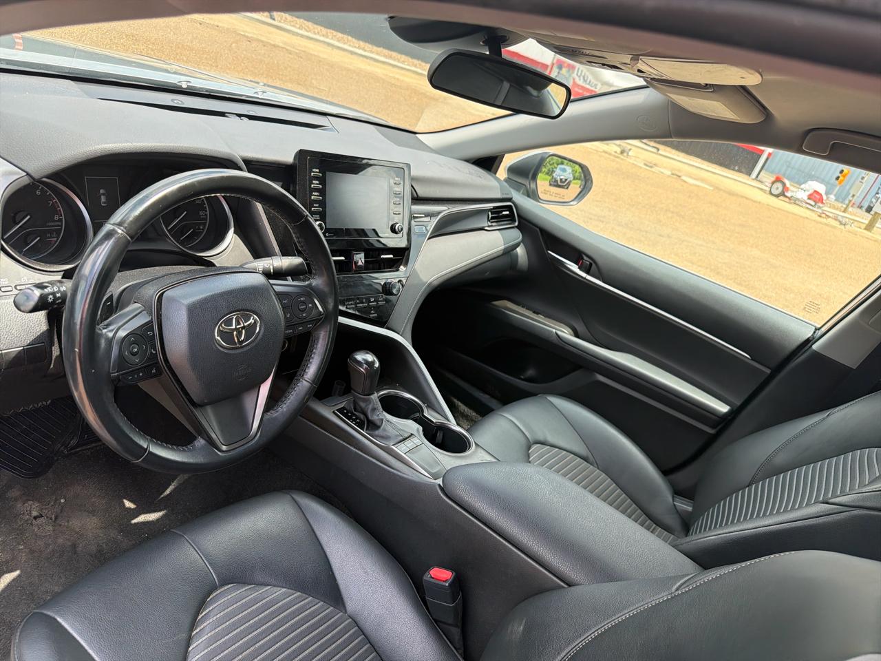 Toyota Camry SE 2022