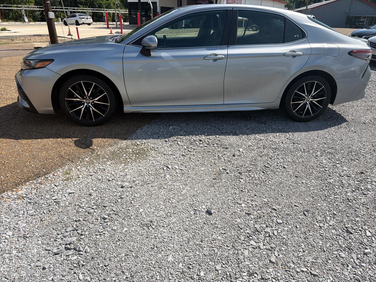 Toyota Camry SE 2022