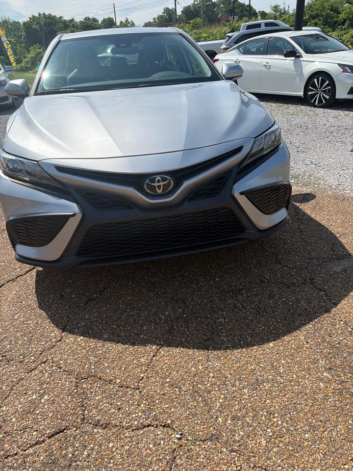 Toyota Camry SE 2022