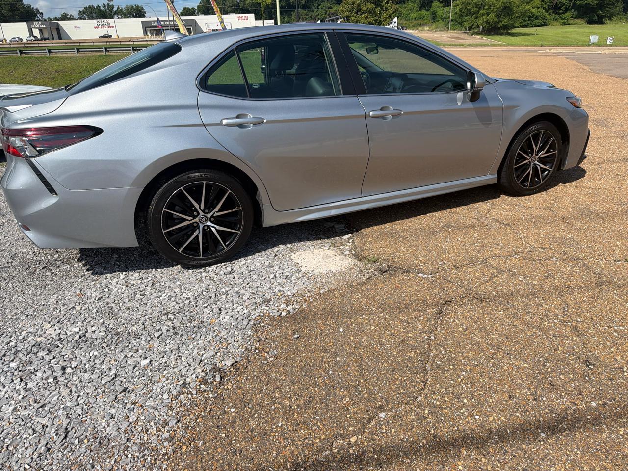 Toyota Camry SE 2022