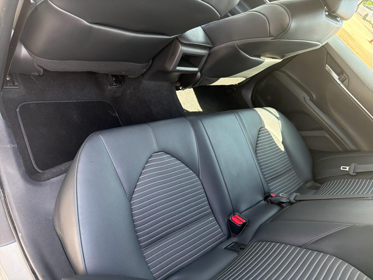 Toyota Camry SE 2022