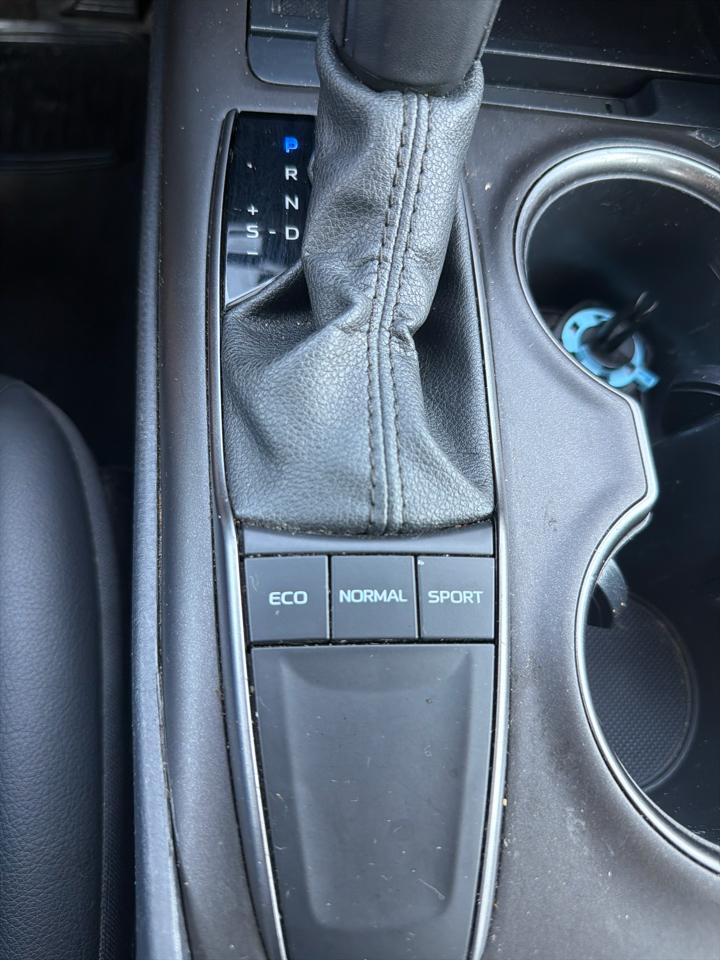 Toyota Camry SE 2022