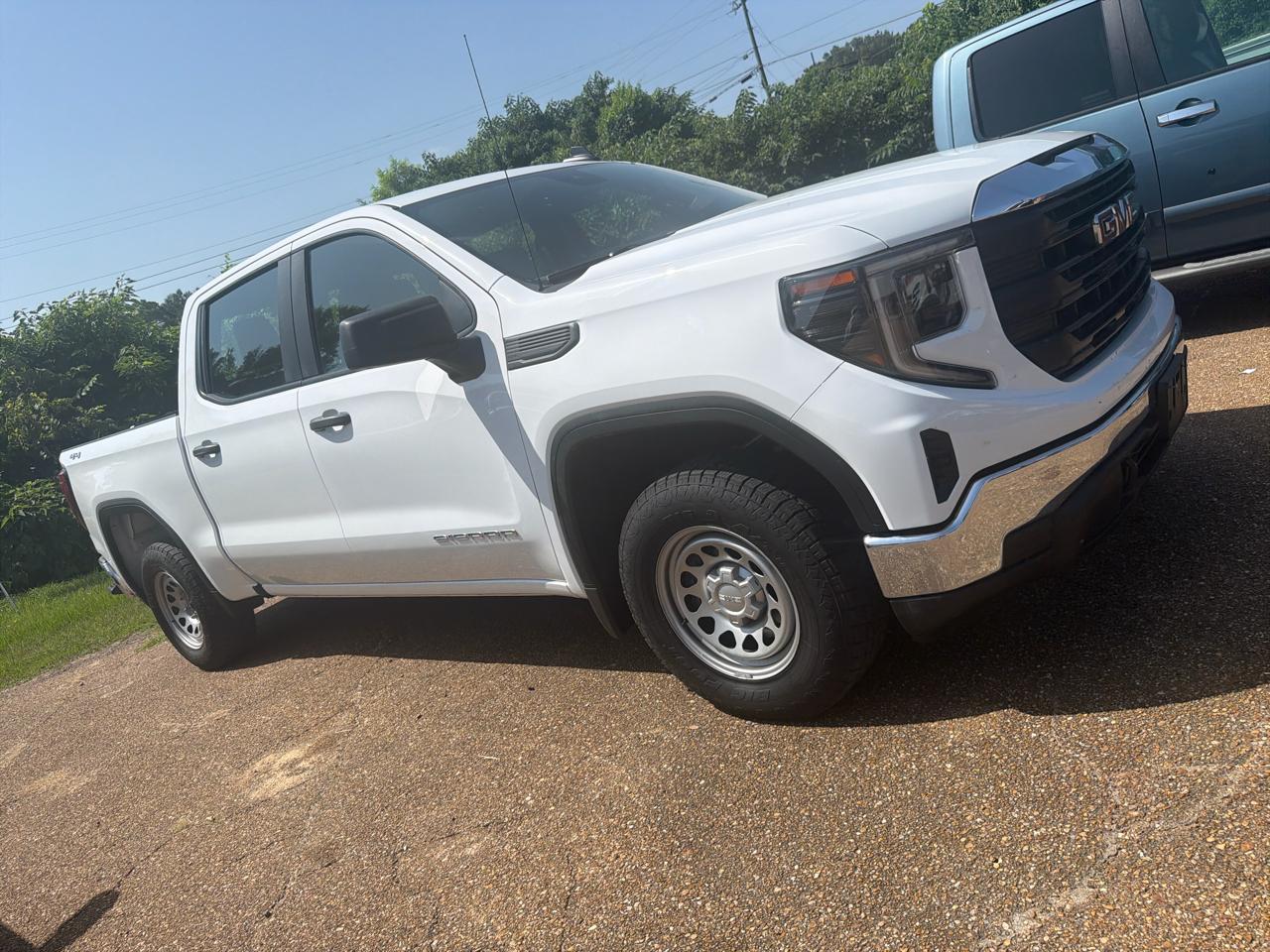 GMC Sierra 1500 Pro Crew Cab Short Box 4WD 2024