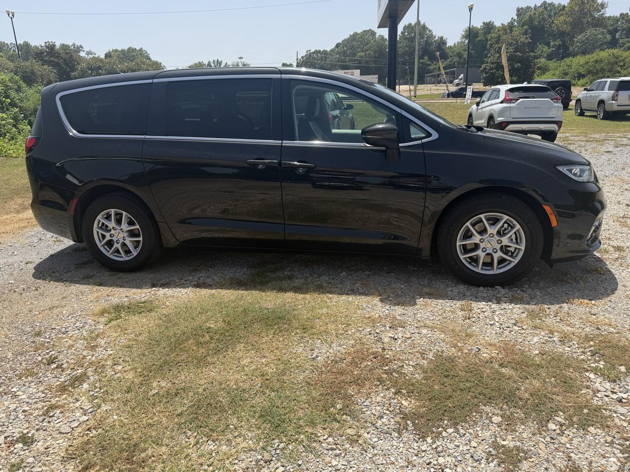 Chrysler Pacifica Touring L 2023