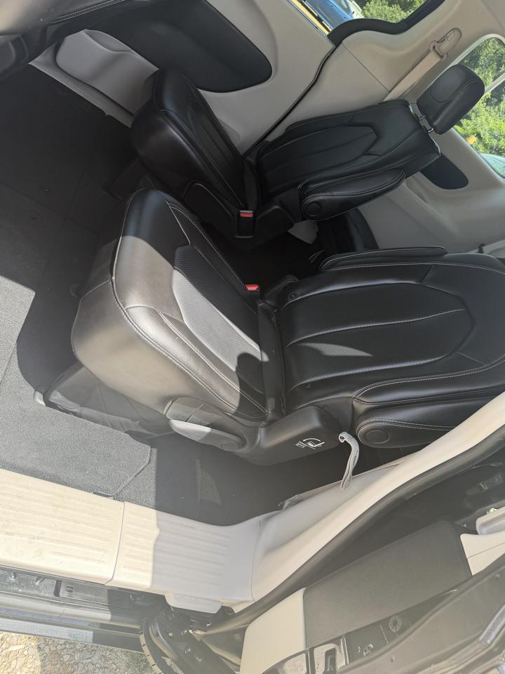 Chrysler Pacifica Touring L 2023