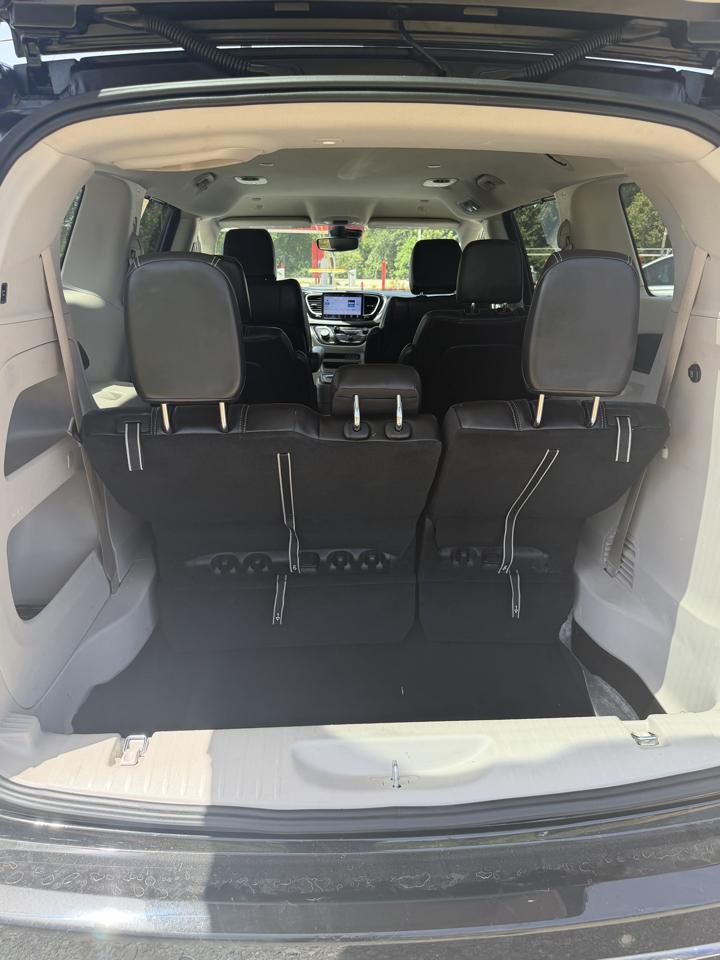 Chrysler Pacifica Touring L 2023