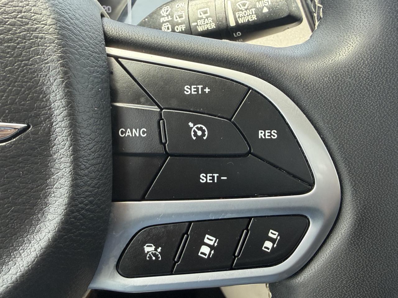 Chrysler Pacifica Touring L 2023