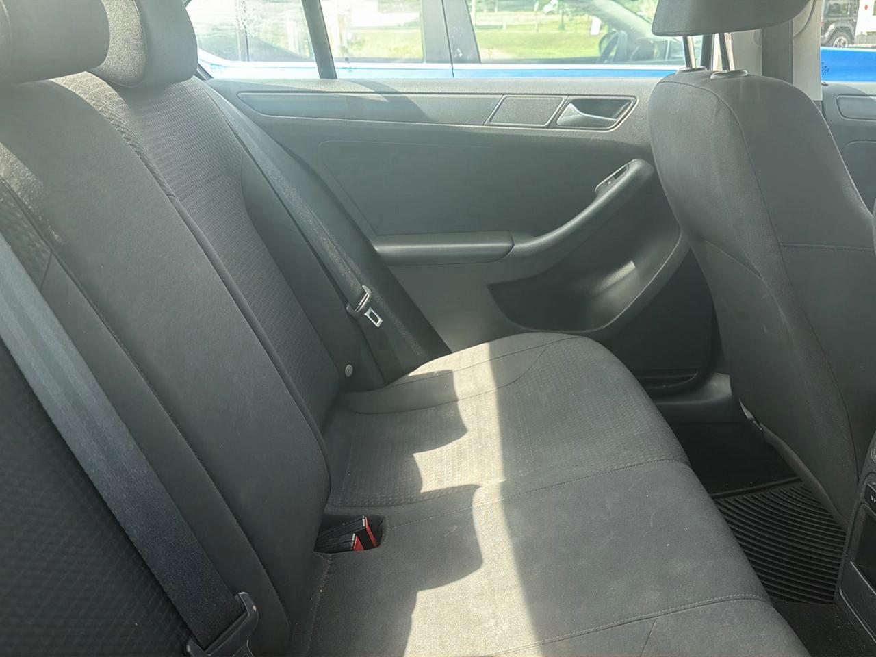 Volkswagen Jetta S 6A 2015
