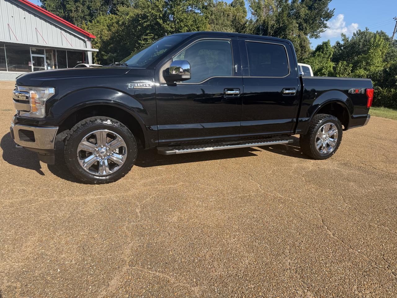 Ford F-150 SuperCrew 139" Lariat 4WD 2018