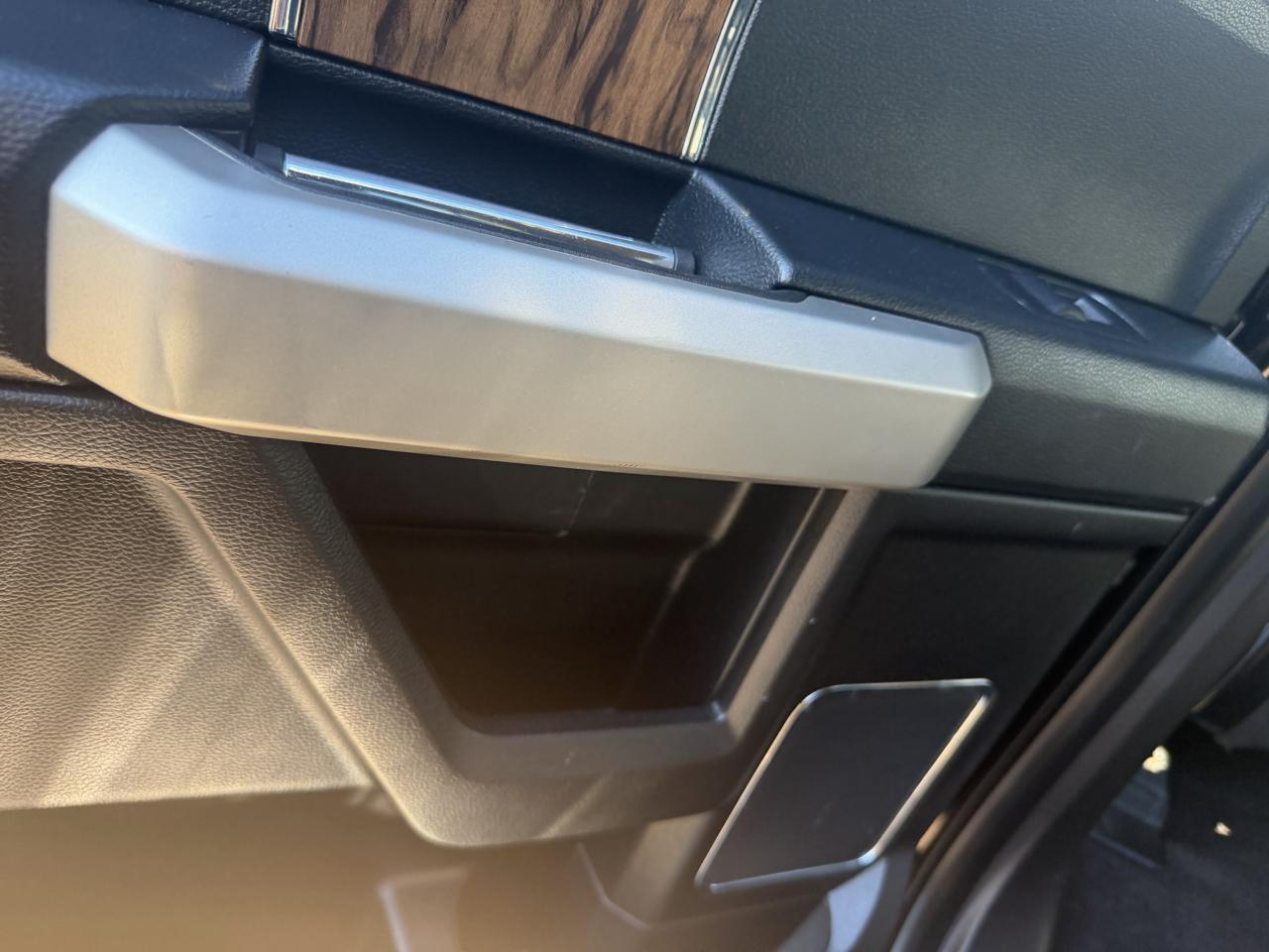 Ford F-150 SuperCrew 139" Lariat 4WD 2018