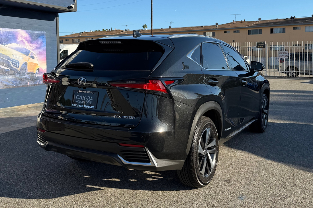 2021 Lexus NX 300h Premium photo 4